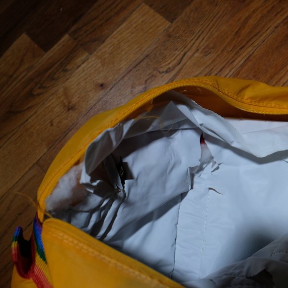 Rainbow Zip Duffle Tote Bag Flaws - Picture 5 of 7